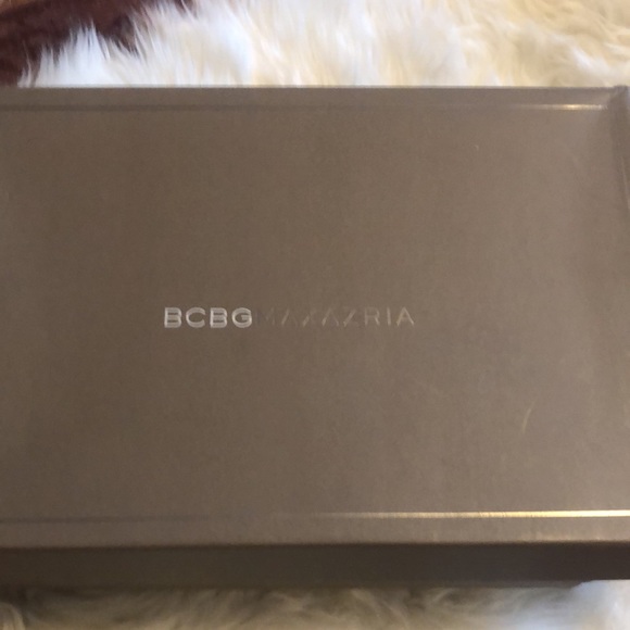 BCBG MAXAZRIA SANDALS - Picture 6 of 9